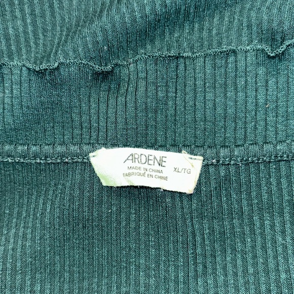 🪻3/$30 Trendy green tank!🪻 - Picture 3 of 3